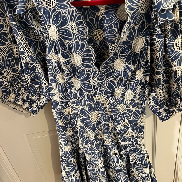 Super cute Authentic -Sandro -dress size 36. Used just once. - Picture 4 of 8